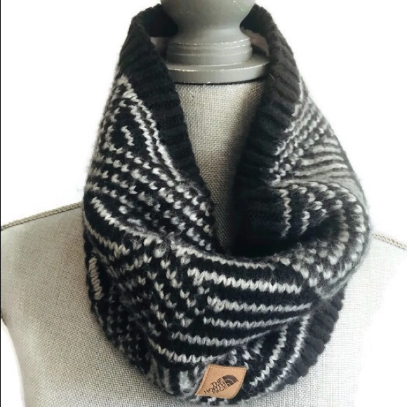 The North Face Accessories - North Face Black White Unisex Neck Wrap Scarf